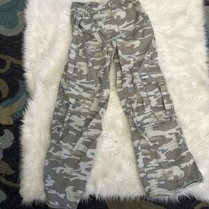 Womens Camouflage Cargo Pants - Light Gray Camo